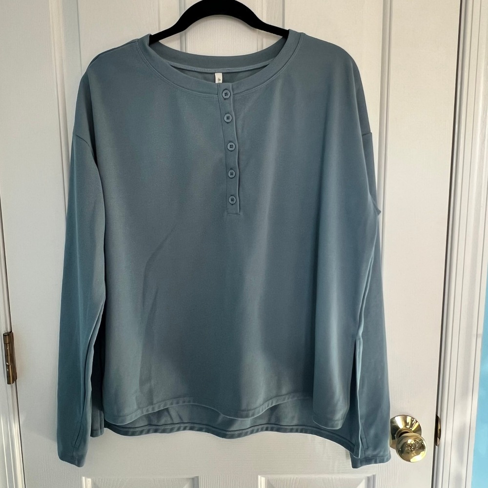 Halara Women's M Waffle Henley Sweatshirt Blue Thumb Hole Split Hem Pullover‎